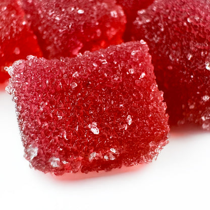 Gummies au THC rouge vu de près 