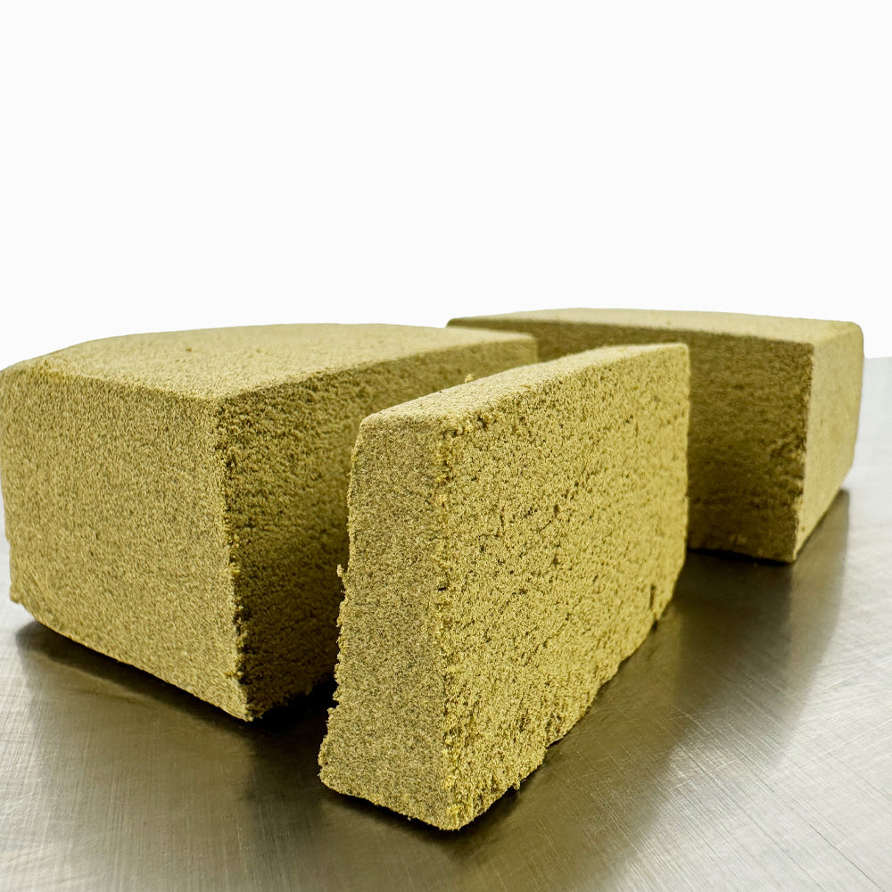 Zoom sur l'intérieur d'une tranche de CBD DS Stawberry