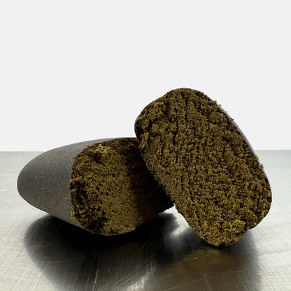 Zwei überlappende Scheiben CBD Olive