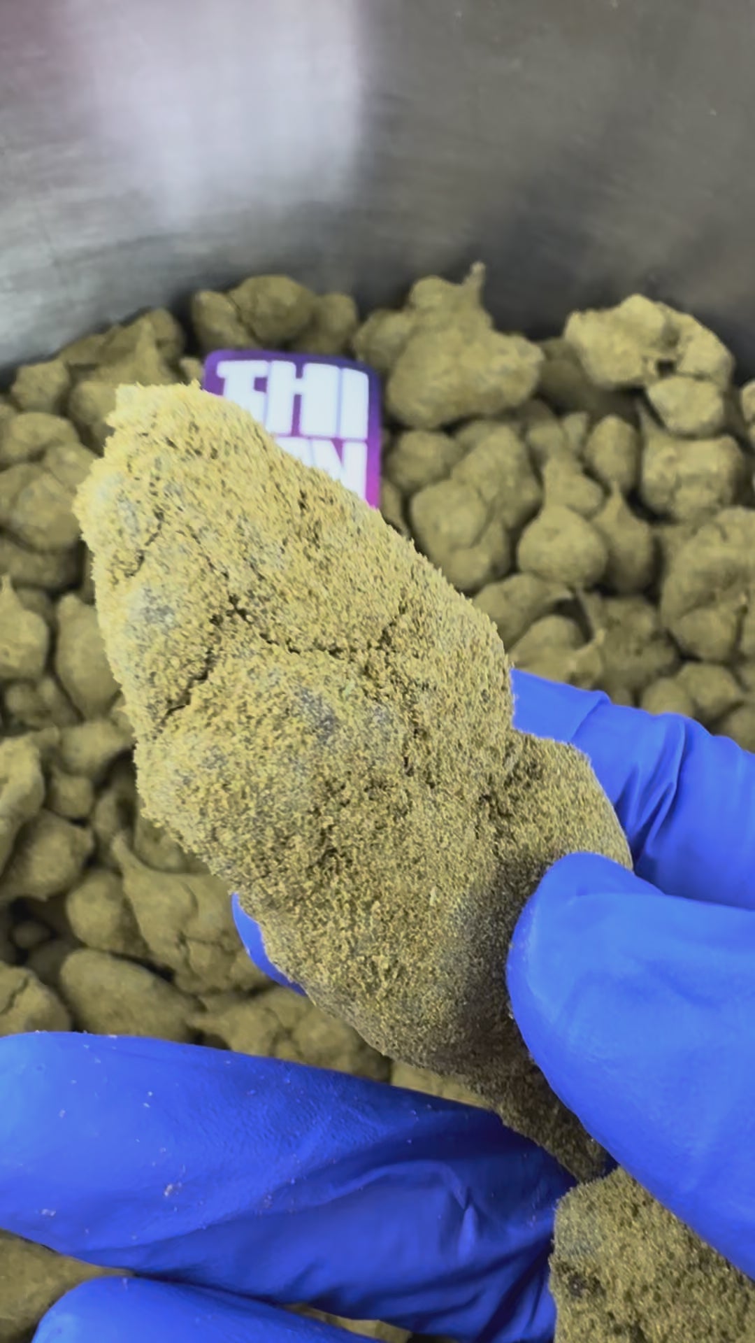Carregar o vídeo: Moonrock 30% CBD — vídeo de apresentação